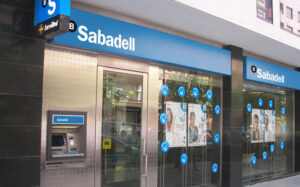 banco-sabadell-santa-eulalia-ibiza-descubre-los-servicios-financieros-mas-destacados-en-la-isla