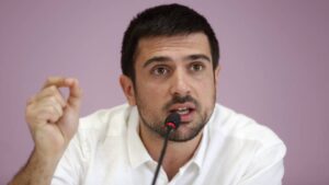 descubre-a-que-se-dedica-ramon-espinar-la-carrera-profesional-del-politico-de-podemos